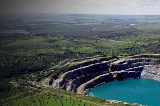 Notas de prensa sobre vertidos mineros, hidrodinámica y físico-química en el estuario del Guadalquivir